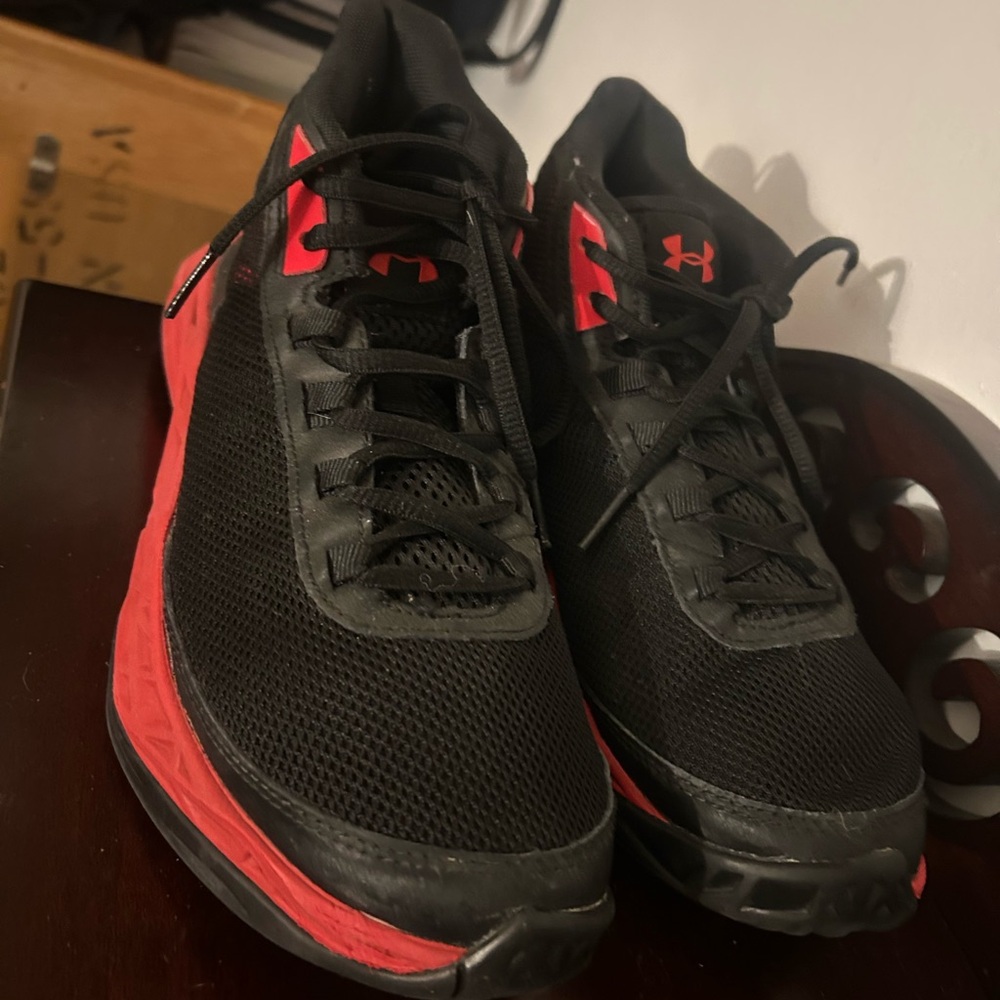 Under Armour Men's Athletic Shoes in Black and Red